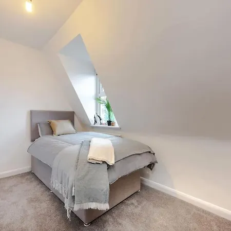 Apartment Luxury 3 Bedroom Near Hyde Park *