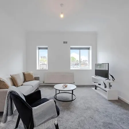 Luxury 3 Bedroom Near Hyde Park