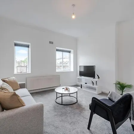 Apartment Luxury 3 Bedroom Near Hyde Park *