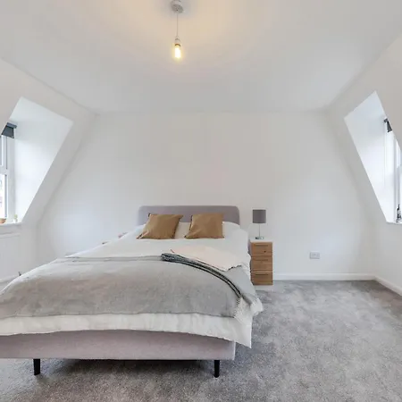 Apartment Luxury 3 Bedroom Near Hyde Park
