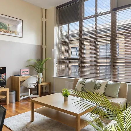 Apartment Parea Living - Spacious 3 Bed Flat, Canary Wharf Views With Parking *