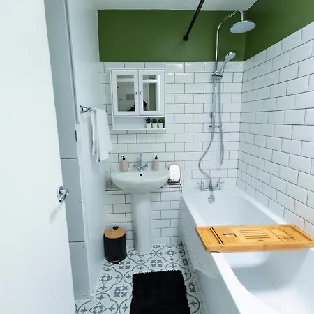 Apartment Grace House - 15 Minutes To London *