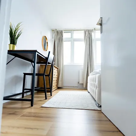 Grace House - 15 Minutes To London