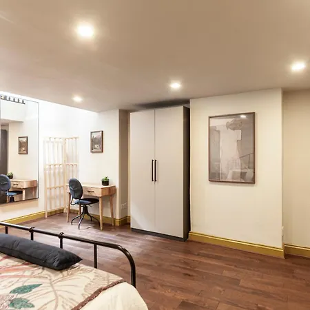 Apartment Soho Nest London