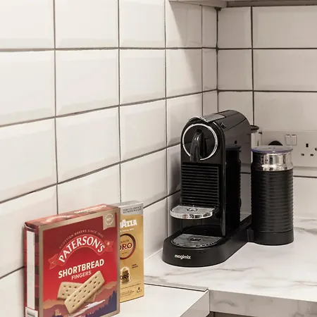 Apartment Soho Nest London