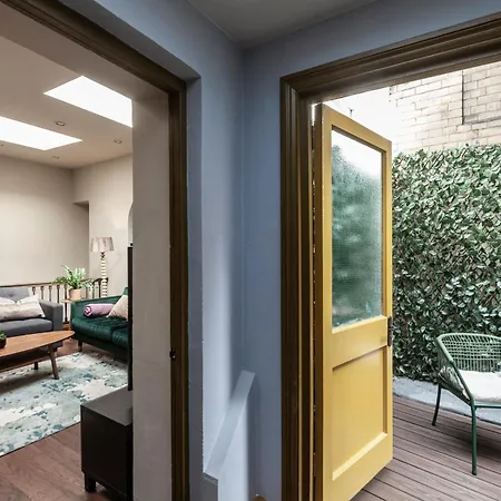 Apartment Soho Nest London