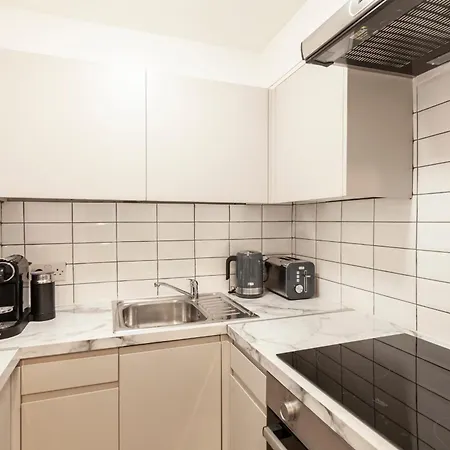 Apartment Soho Nest London