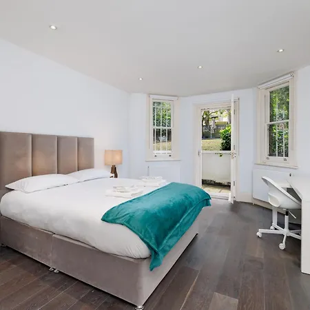 Apartment Spacious 2-bed Flat / 10 Mins From The Centre