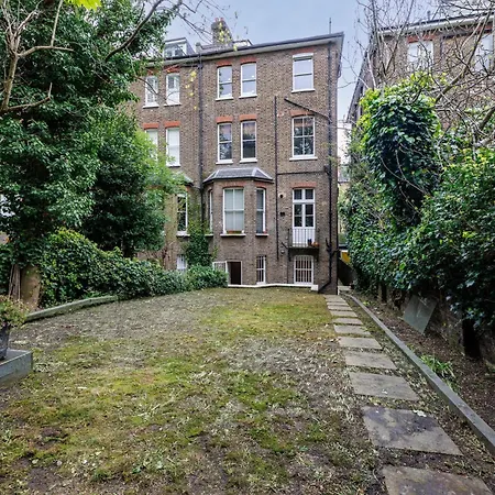 Apartment Spacious 2-bed Flat / 10 Mins From The Centre London