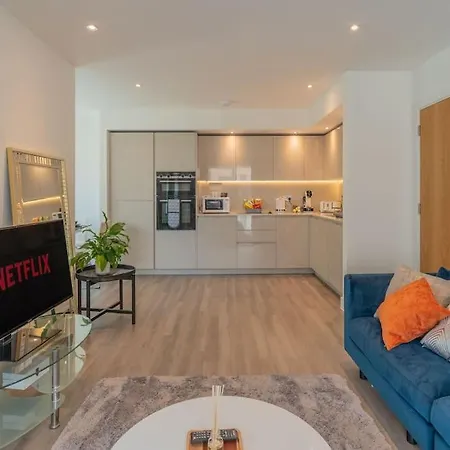 Apartment Modern 2 Bed, 2 Bath Flat- Colindale, London- Professionals, Groups, Corporate, Contractors, Family