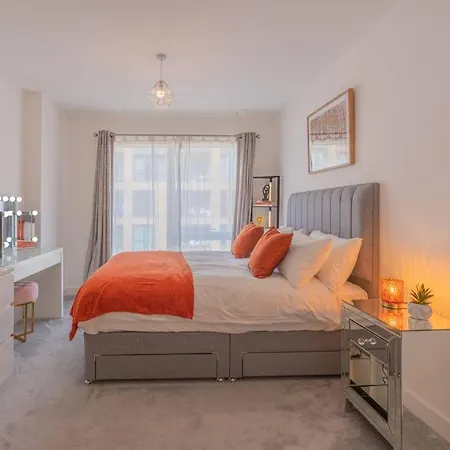 Apartment Modern 2 Bed, 2 Bath Flat- Colindale, London- Professionals, Groups, Corporate, Contractors, Family