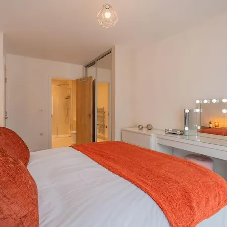 Apartment Modern 2 Bed, 2 Bath Flat- Colindale, London- Professionals, Groups, Corporate, Contractors, Family Edgware