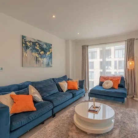 Apartment Modern 2 Bed, 2 Bath Flat- Colindale, London- Professionals, Groups, Corporate, Contractors, Family
