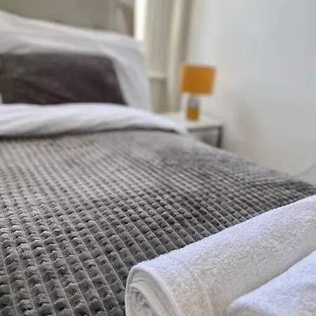 Flat 3 Gr 1 Bedroom 3 Mins Walk Mile End Station