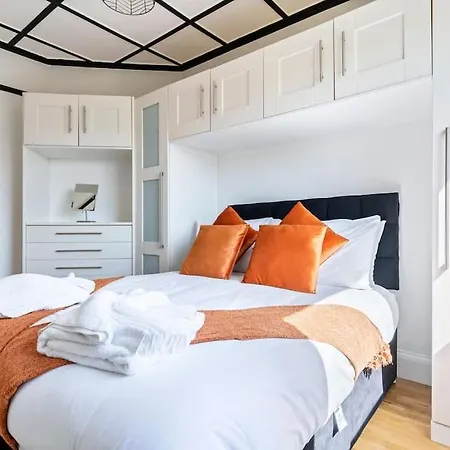 Apartment Heart Of Acton - Free Parking - Perfect For Contractors