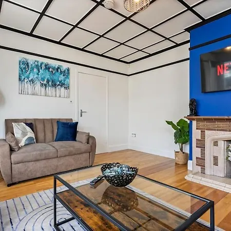 Apartment Heart Of Acton - Free Parking - Perfect For Contractors London