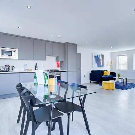 Hybrid Resi - Near Heathrow Airport With Onsite Car Parking Uxbridge