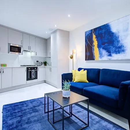 Hybrid Resi - Near Heathrow Airport With Onsite Car Parking