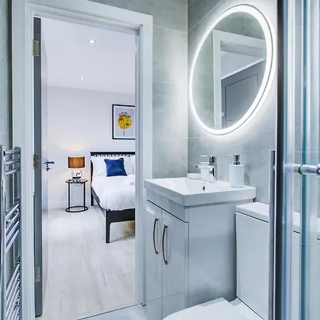 Apartment Hybrid Resi - Near Heathrow Airport With Onsite Car Parking Uxbridge