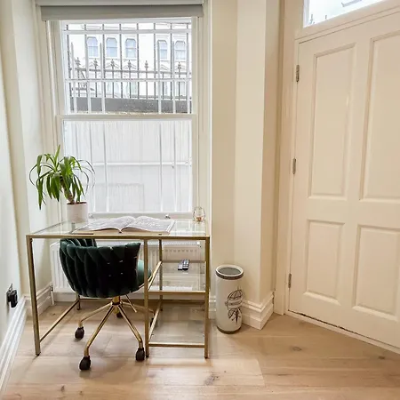 Apartment Urban Getaway In The Heart Of South Kensington London