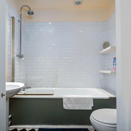 Apartment Guestready - Former Pub-turned-one Bedroom Flat London