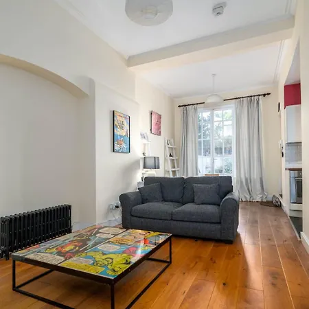 Guestready - Former Pub-turned-one Bedroom Flat London