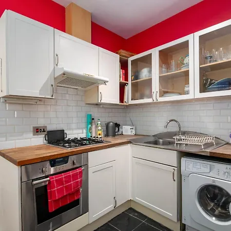 Guestready - Former Pub-turned-one Bedroom Flat London