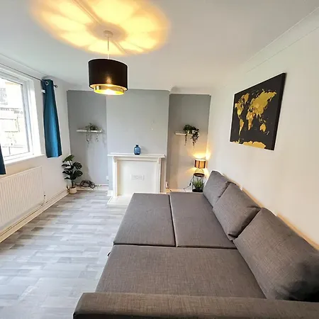 2 Bed Flat In Canary Wharf London