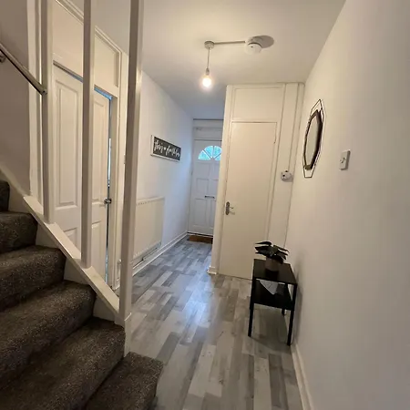 2 Bed Flat In Canary Wharf London