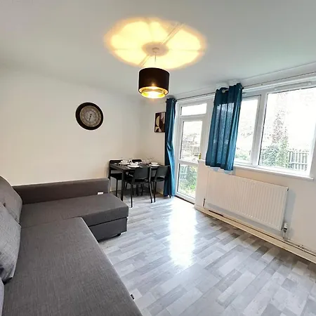 Apartment 2 Bed Flat In Canary Wharf London