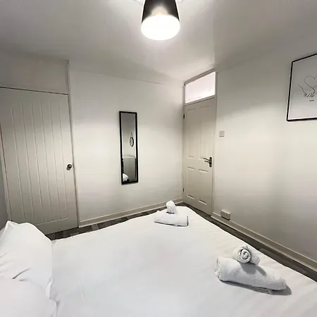 Apartment 2 Bed Flat In Canary Wharf