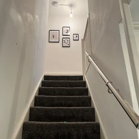 Apartment 2 Bed Flat In Canary Wharf London