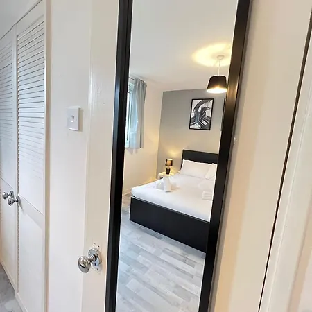 Apartment 2 Bed Flat In Canary Wharf London