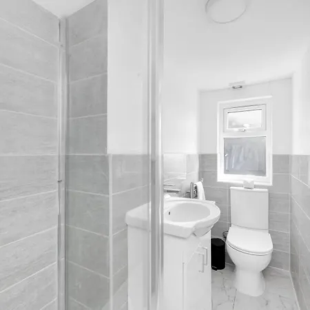 Holiday home Pass The Keys Beautiful Spacious 7 Bed Hornchurch