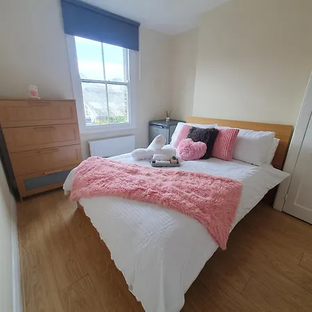 Comfy Bedroom D London