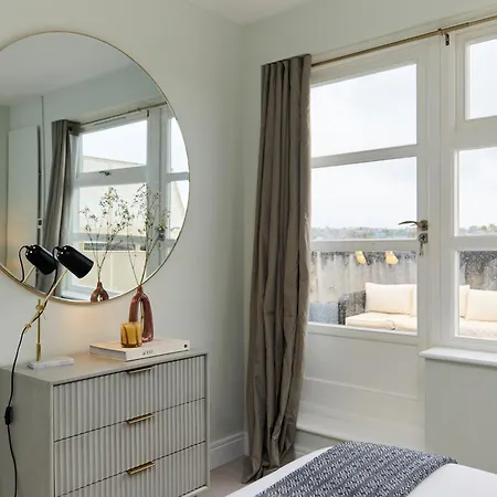 The Manor Gardens Retreat - Captivating 1bdr Flat With Terrace