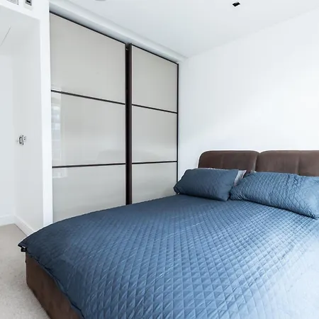 Ads Lux Lettings Ltd - Battersea Reach