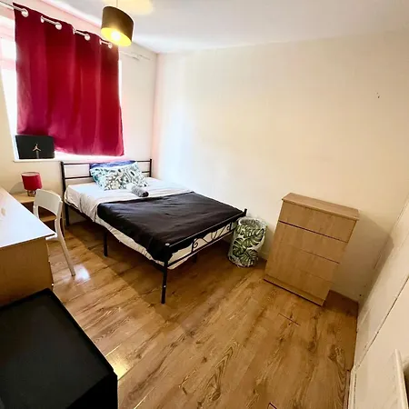 Homestay Close To *