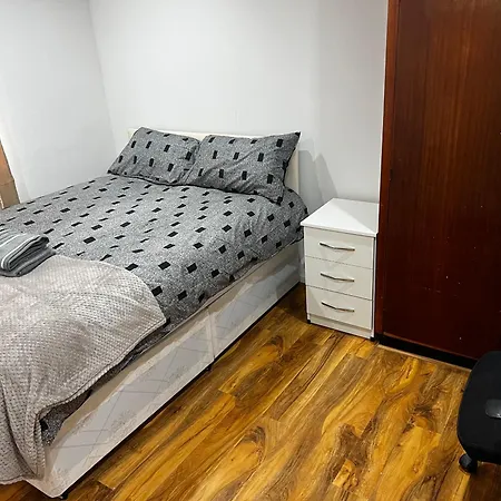 Casa de hóspedes Good Priced Double Bed In Hayes