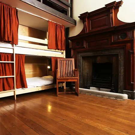 Palmers Swiss Hostel *
