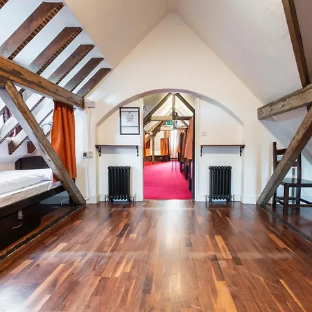 Palmers Swiss Hostel *