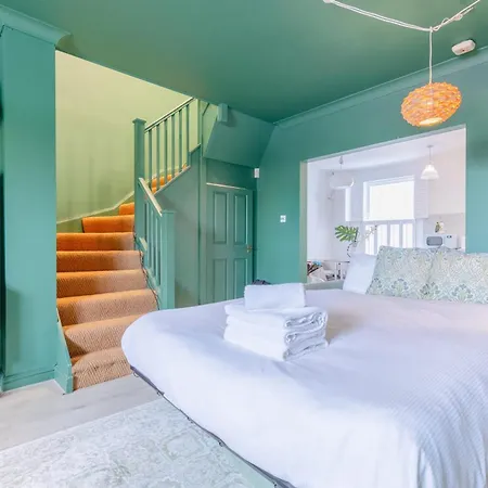 Bright 3 Bedroom House Near King's Cross Stpancras Hébergement de vacances Londres