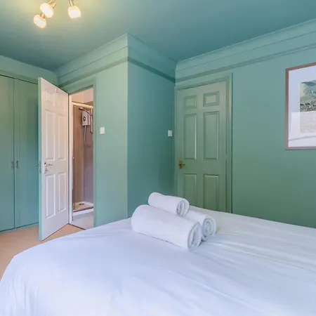 Bright 3 Bedroom House Near King's Cross Stpancras Hébergement de vacances *
