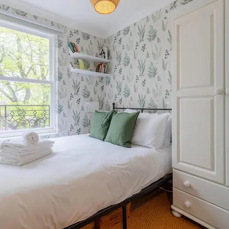 Bright 3 Bedroom House Near King's Cross Stpancras *