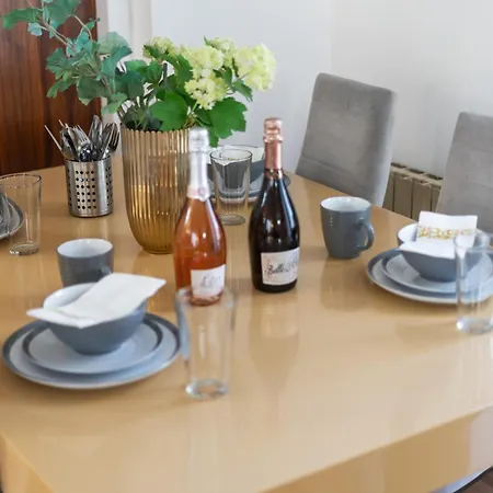Spacious 2-bedroom In Piccadilly 6100p * London
