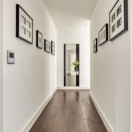 Stunning 360º View Luxurious Penthouse Apartment London