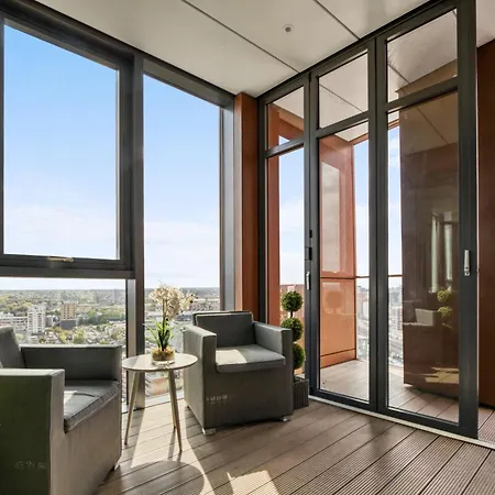 Stunning 360º View Luxurious Penthouse Apartment