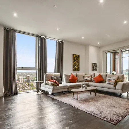 Stunning 360º View Luxurious Penthouse London