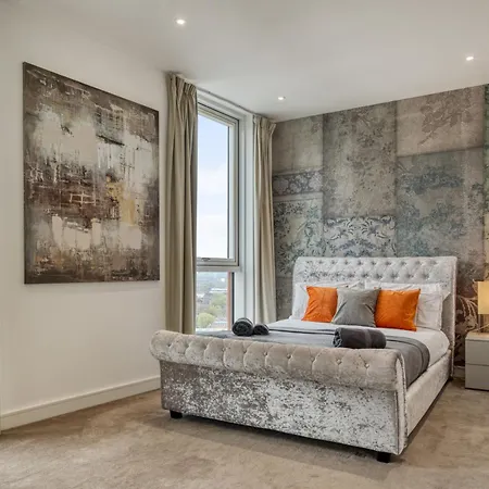 Stunning 360º View Luxurious Penthouse * London