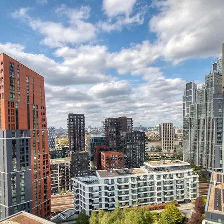 Stunning 360º View Luxurious Penthouse Apartment London